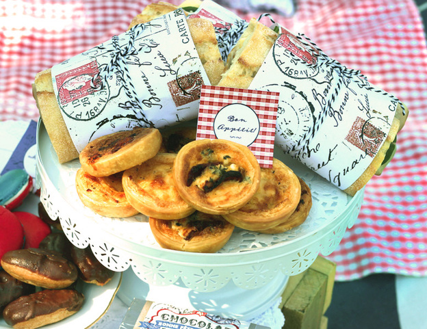 French Bastille Day Picnic Inspiration & Free Printables by SassabyParties.com